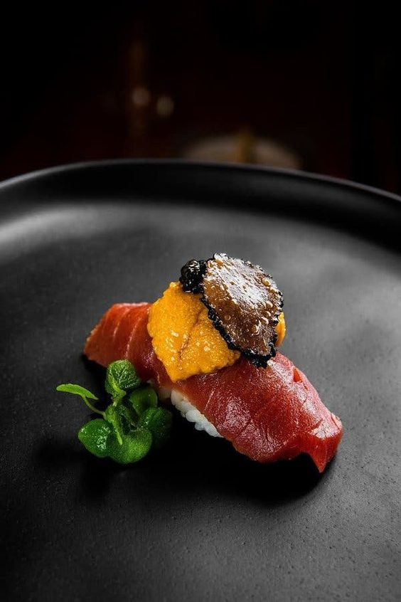 OMAKASE (4 people, 25 pcs)