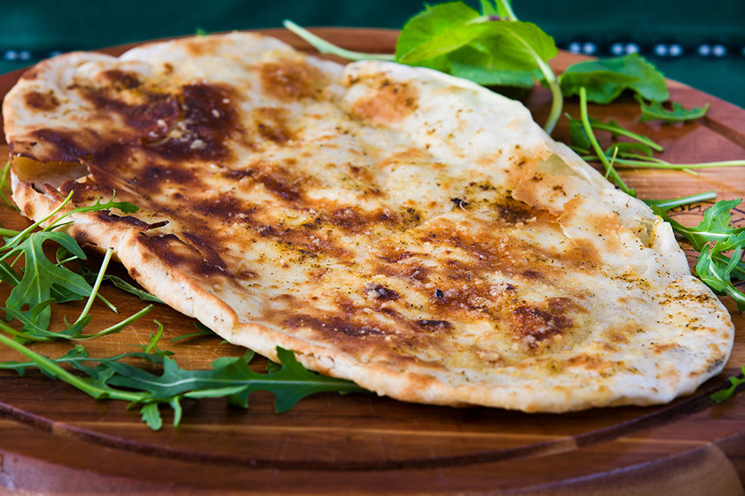 Baked pita bread 